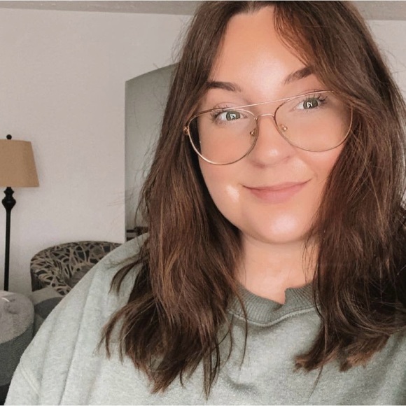 Meet your Posher, Erin - Picture 1 of 1